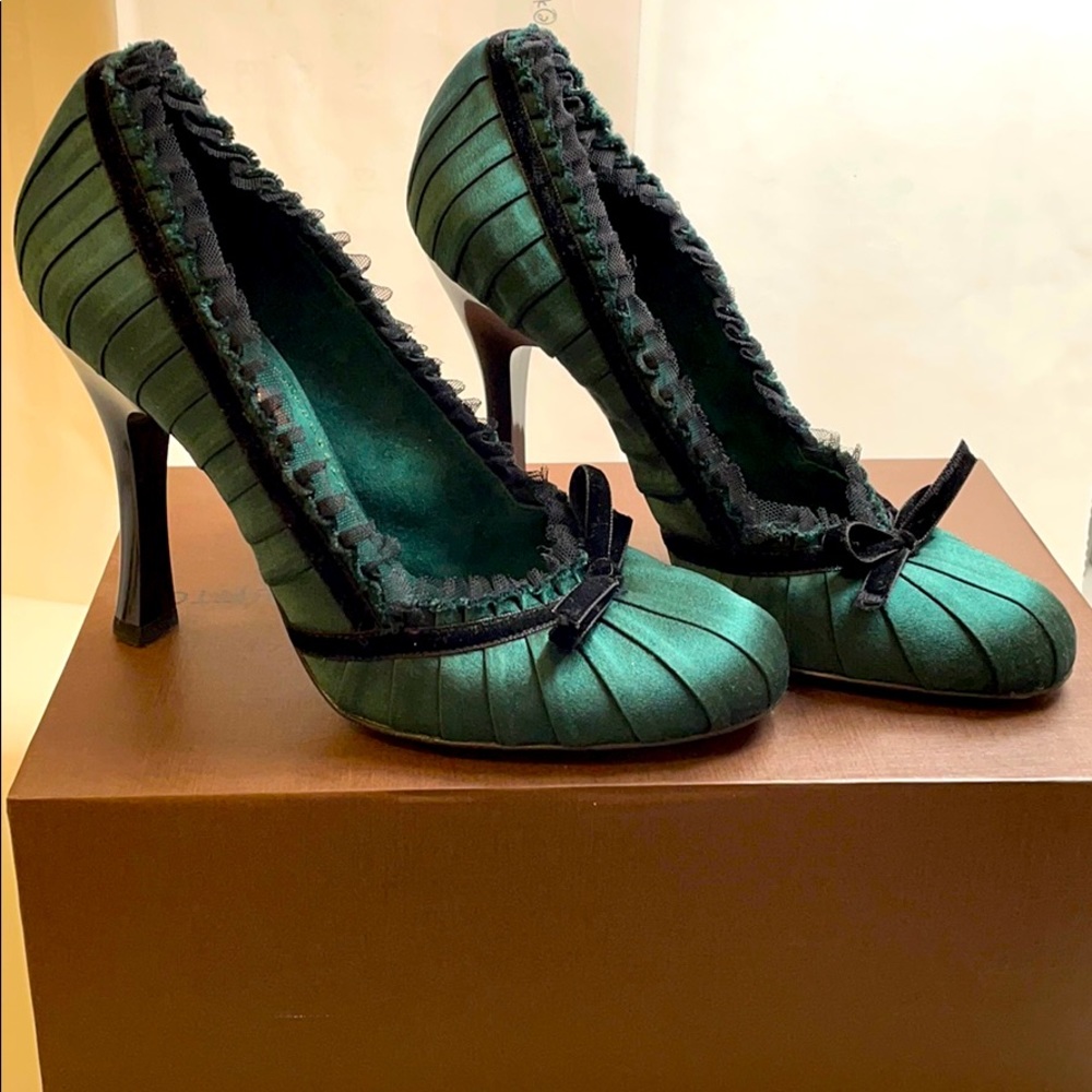 Louis Vuitton green satin velvet pumps 35.5 (5.5)